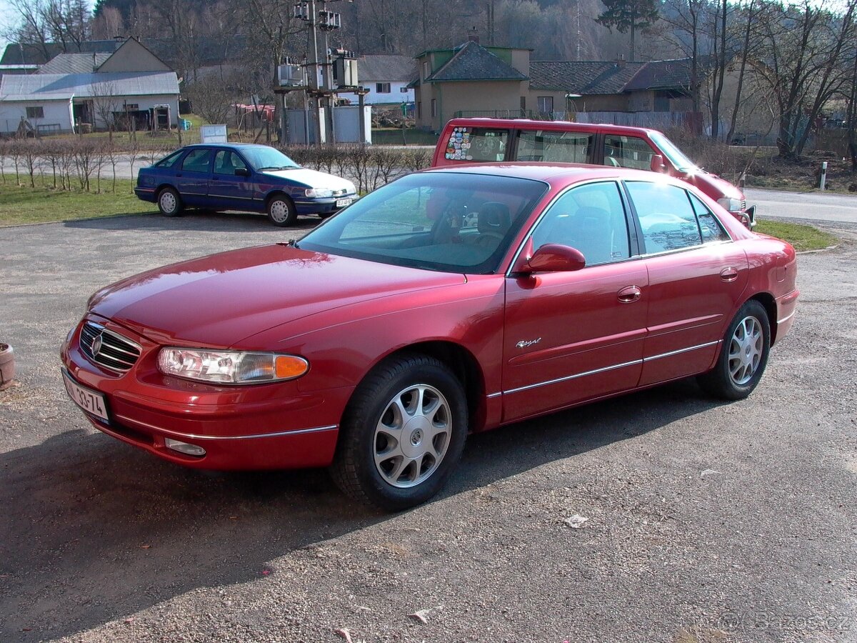 Buick Regal LS V6 3800 ccm, 193 hP, r.v.1998, první majitel