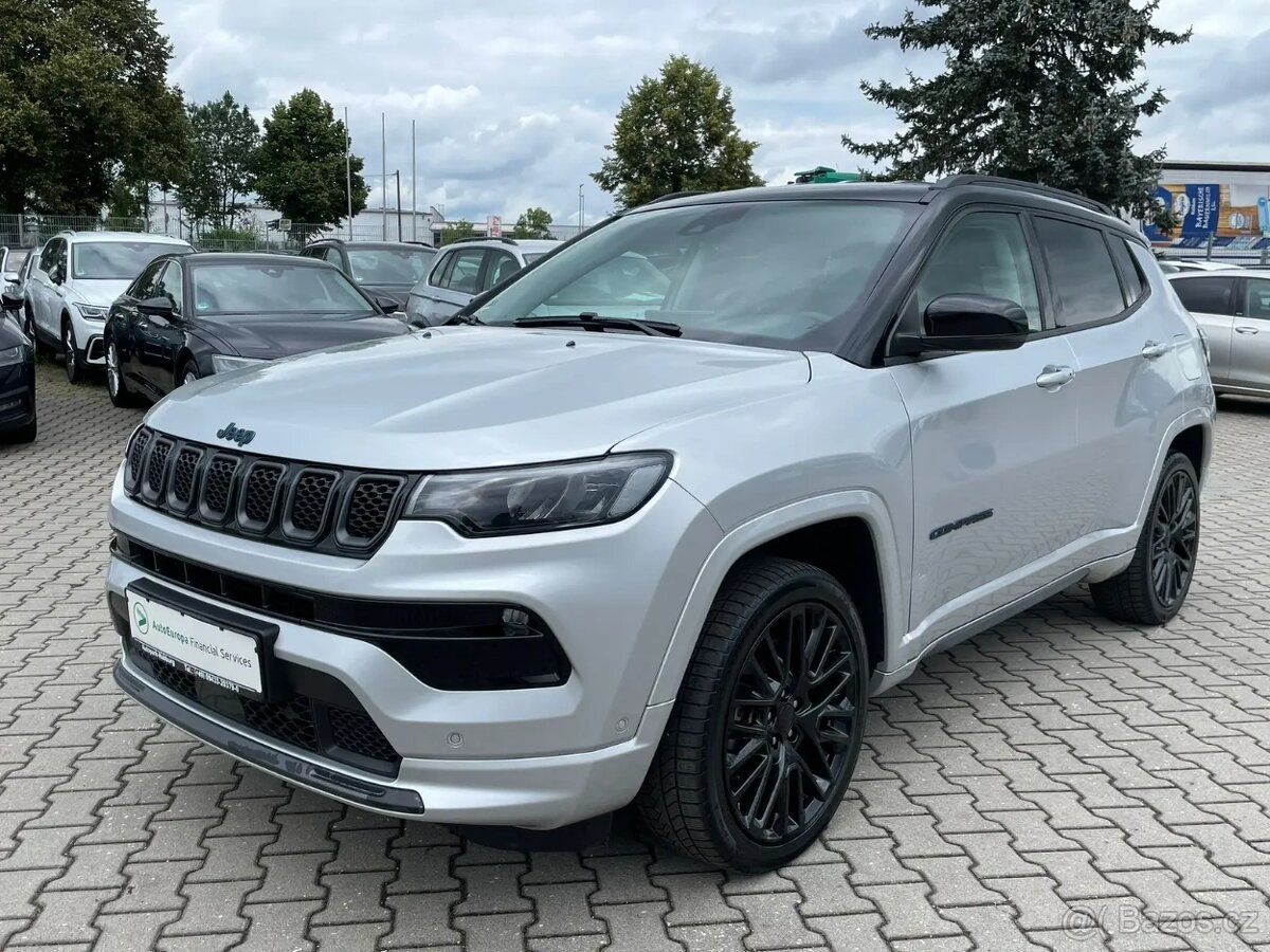 Jeep Compas 4xe plug in hybrid 4x4, 2022, 1,3T 177kw,kamera