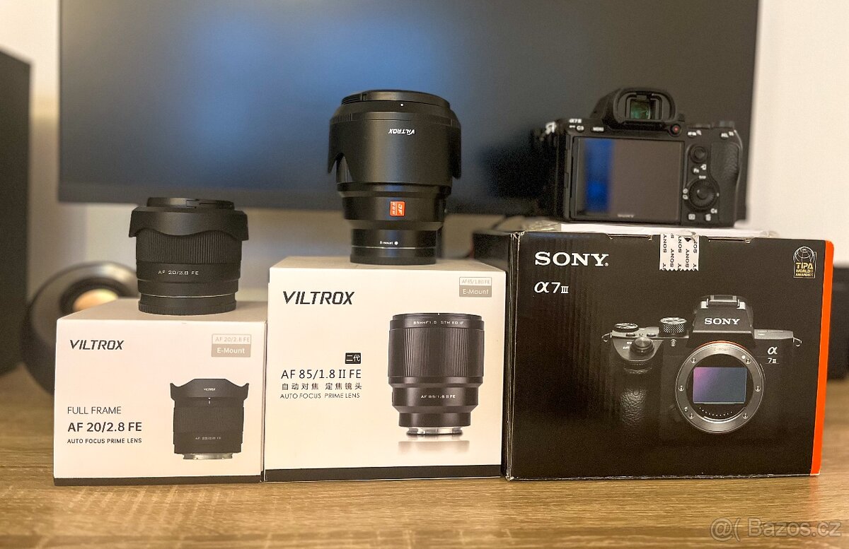 Sony Alpha A7 III - kompletní set.