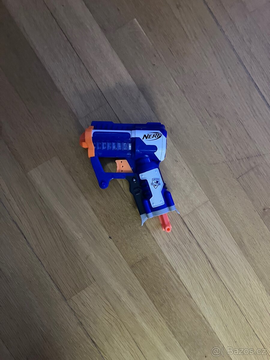 Prodám Nerf Elite kapesní pistole s 3 hlavněmi