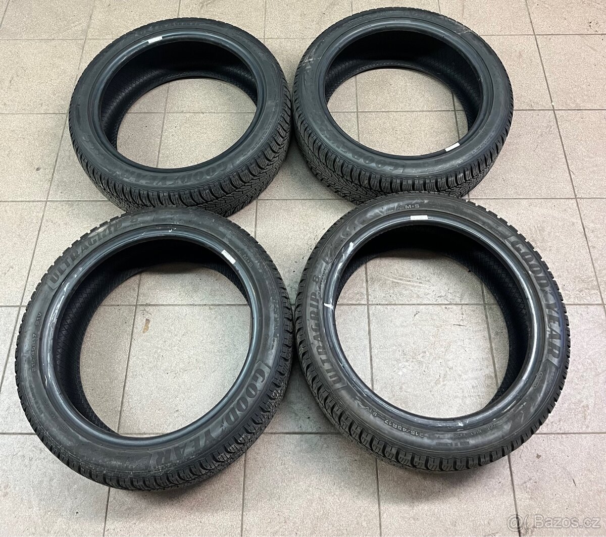 215/45 r17 zimní gumy Good year ultra grip 8