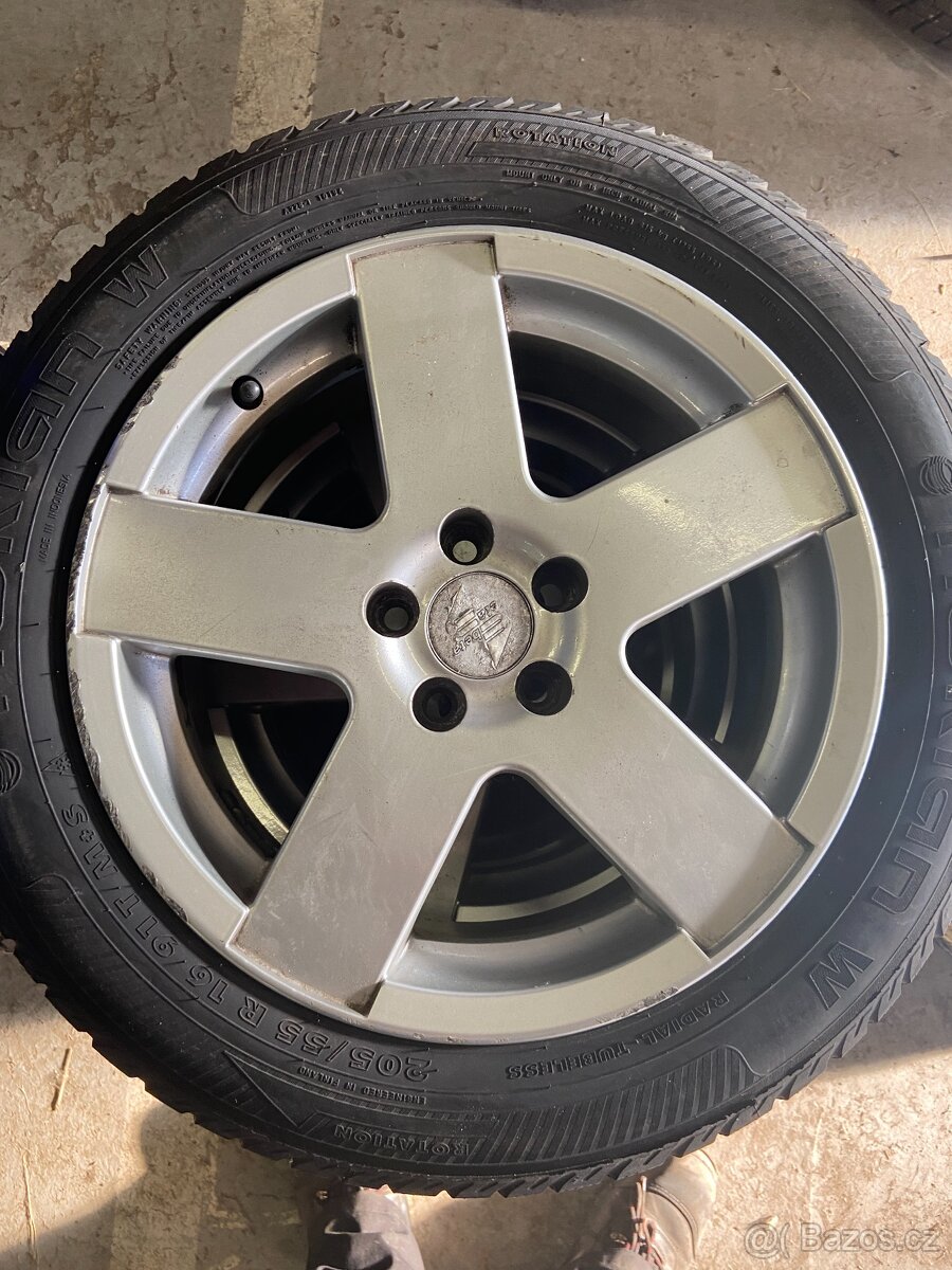 Zimní pneu Nokian 205/55 R16