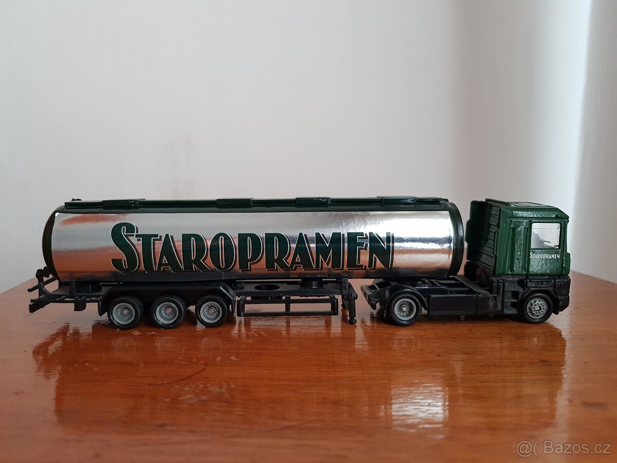 Model Renault Magnum s návěsem Staropramen