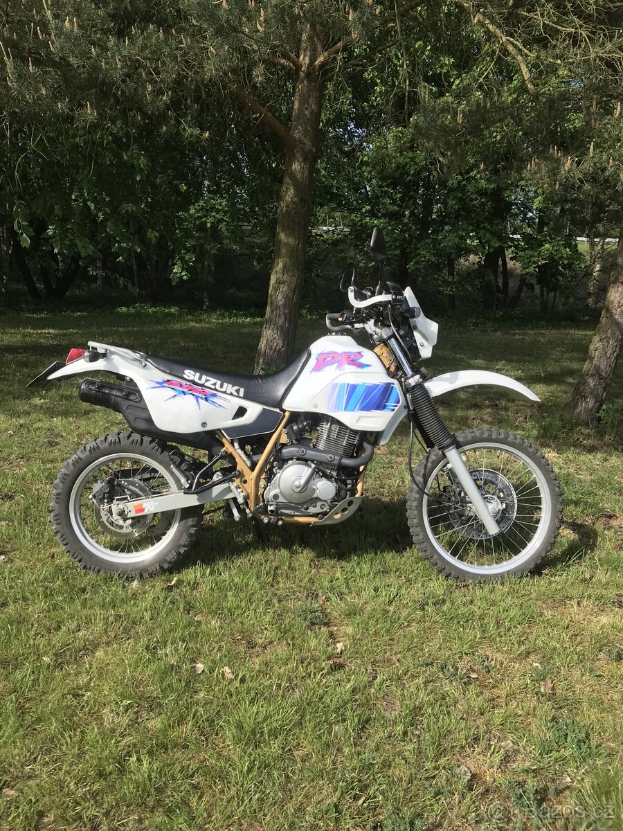 Suzuki DR 650 R ,verze se starterem, 35kw.