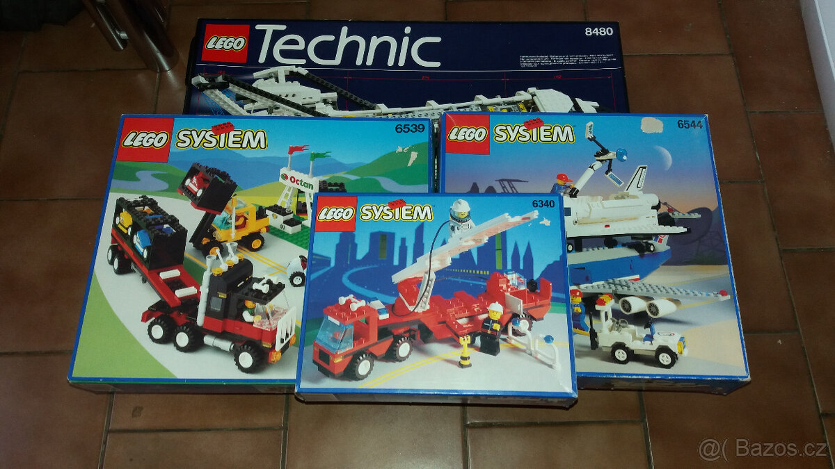 Prodám set Lego stavebnic. raketoplán atd.