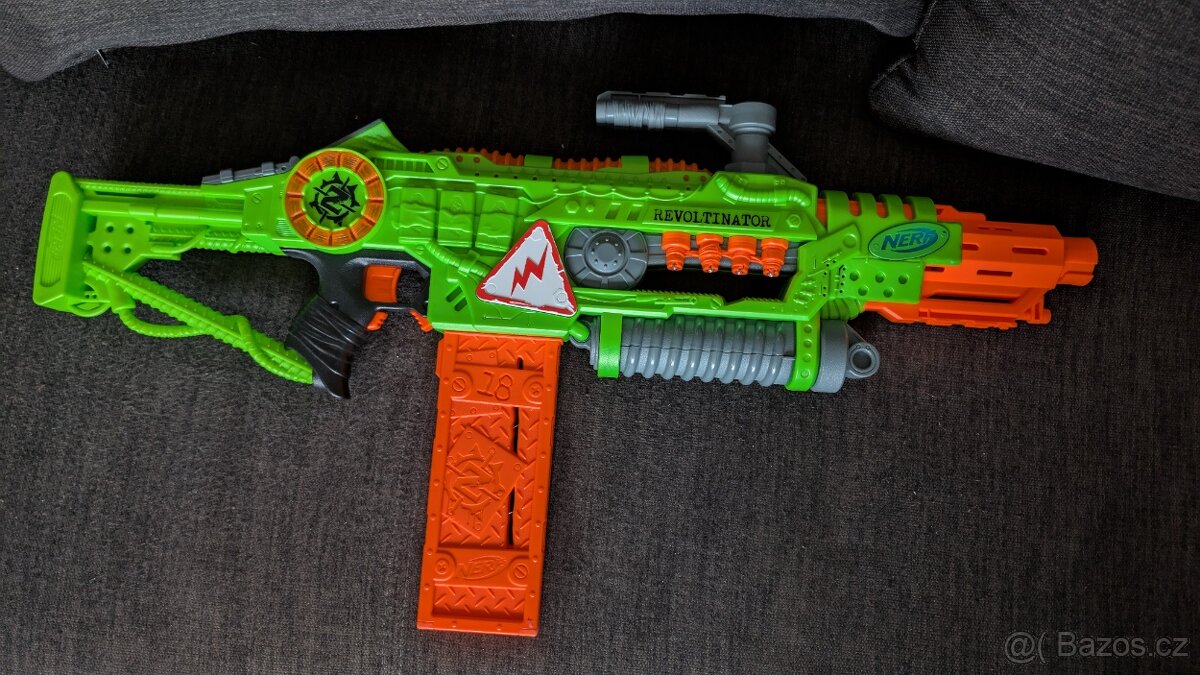 Dětská puška NERF Revoltinator Zombie Strike Blaster - nová