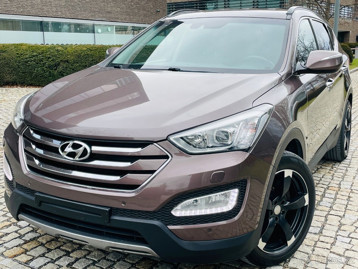 Hyundai Santa Fe 2.2CRDi 4x4 AUT LED KAMERA TAŽNÉ SERVISKA