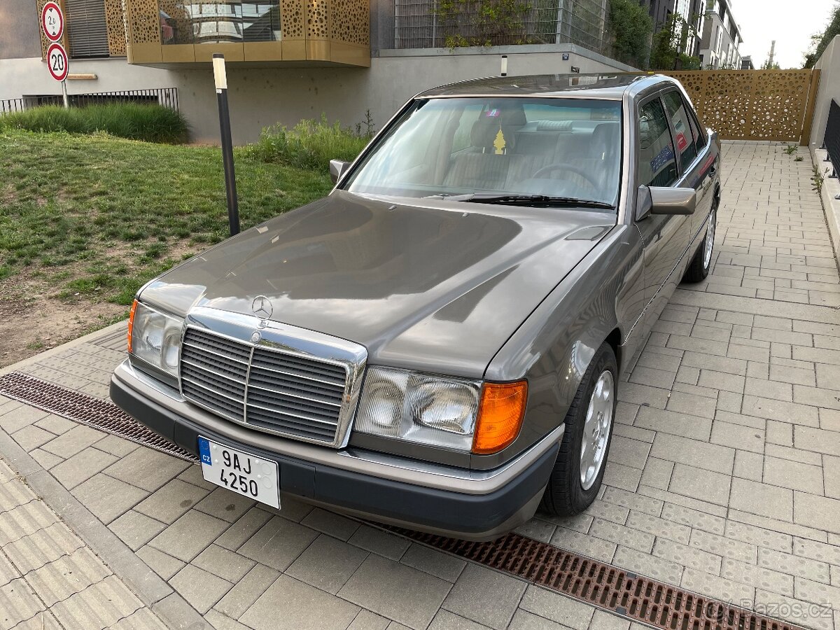 Mercedes Benz 300 D