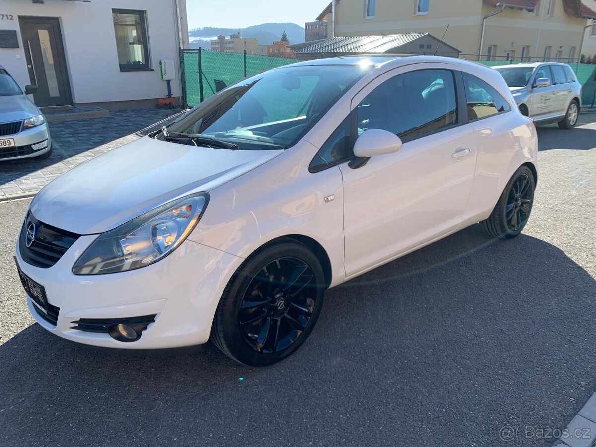 Opel Corsa Sport 1.4(BENZÍN),r.v.12/2010,serviska,pěkný stav