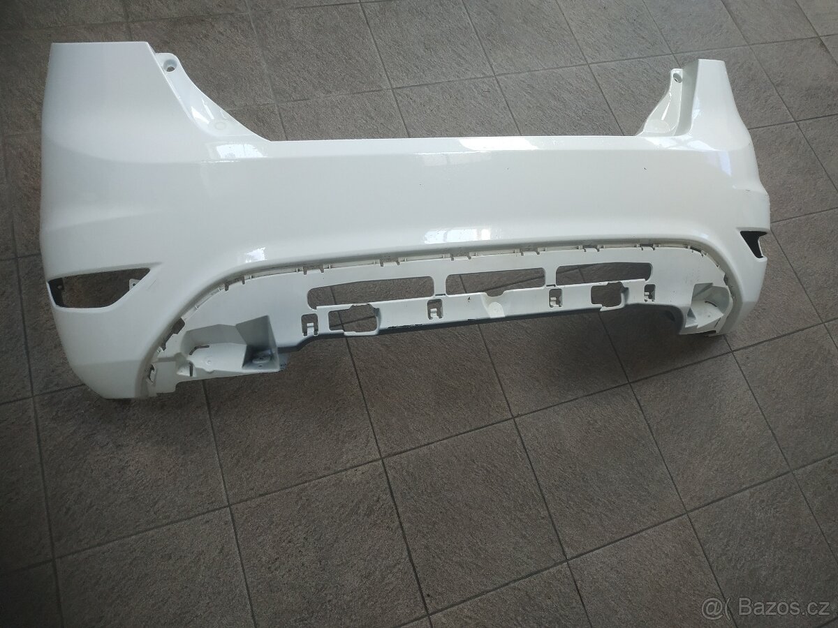 Zadní nárazník Ford Fiesta mk7 2008-2012