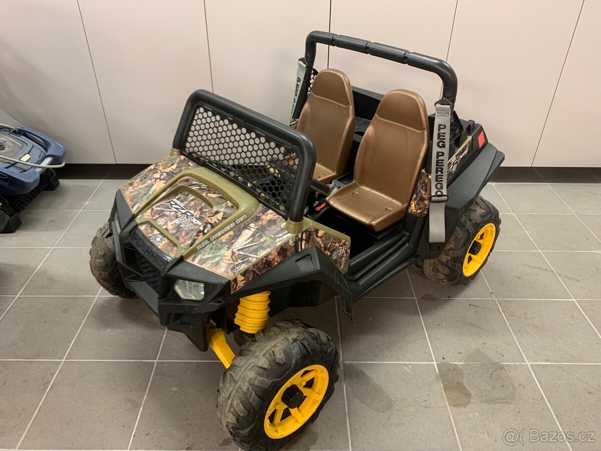 Dětské autíčko Peg perego RZR 900 camo