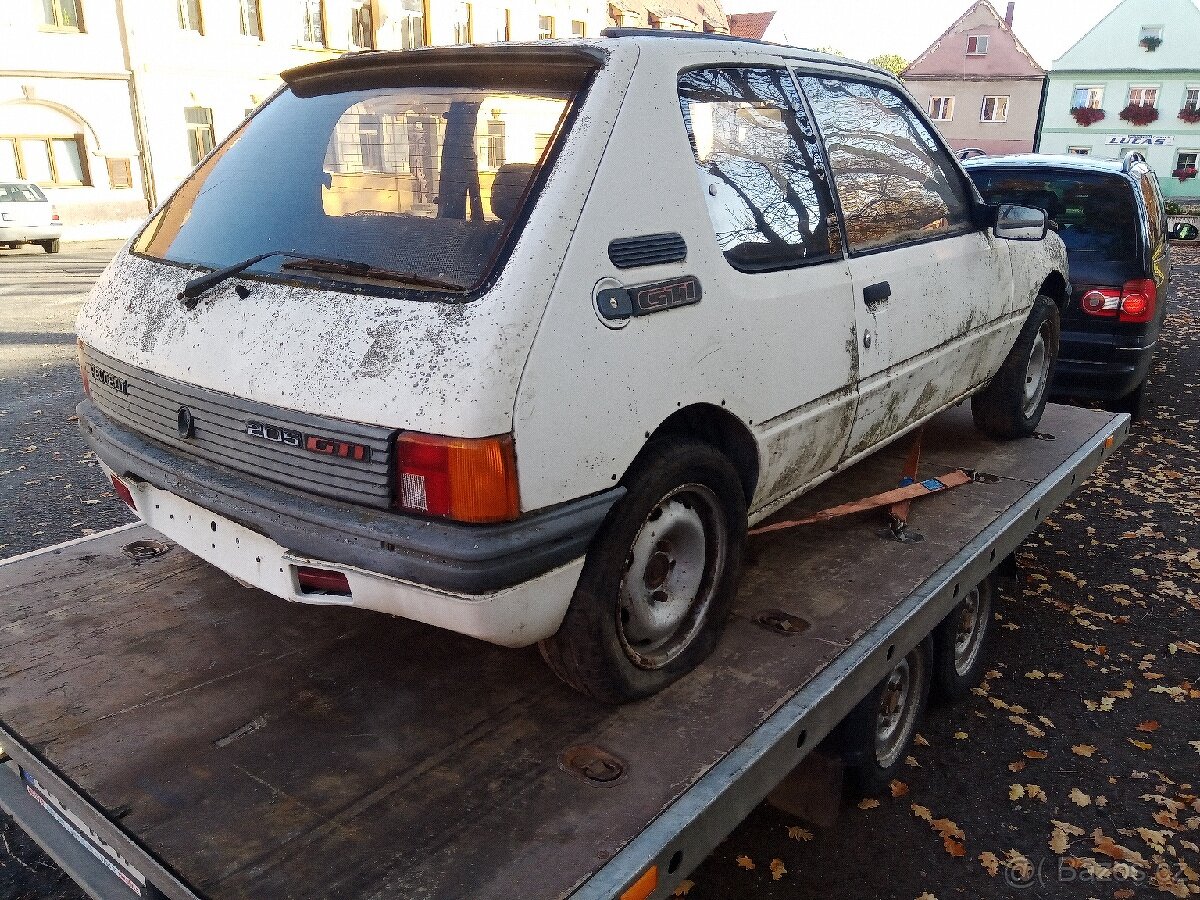 Koupím Peugeot 205