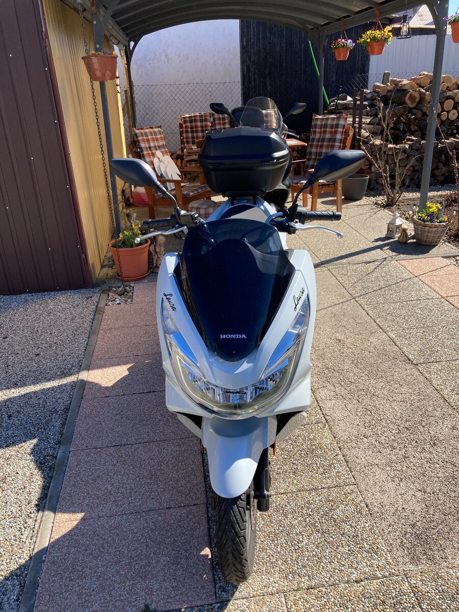 HONDA pcx 125, 6 000 km najeto