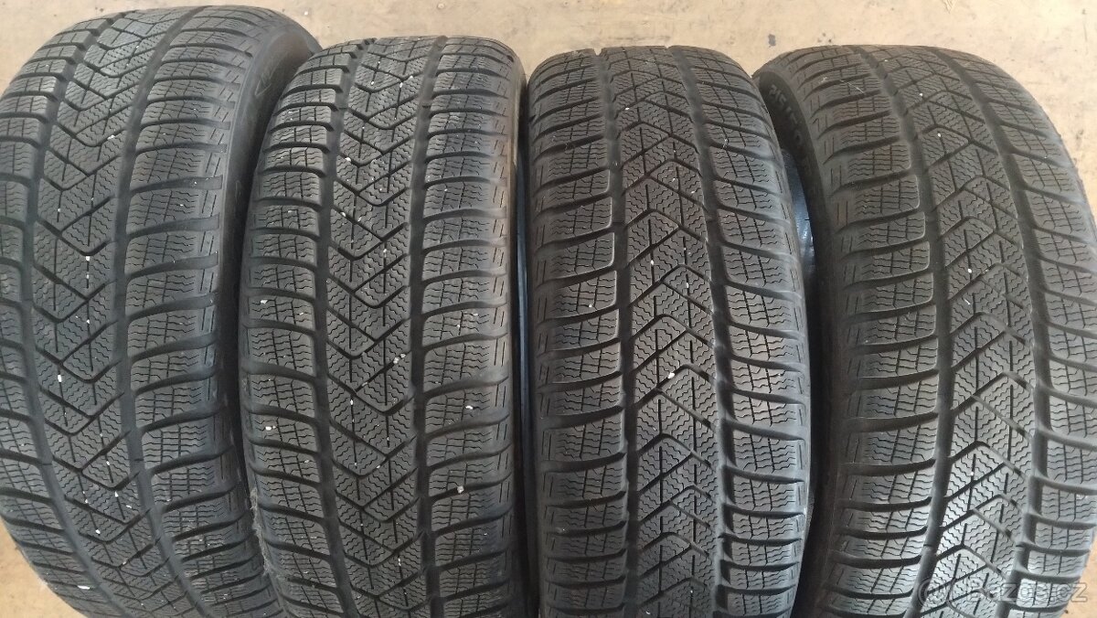 215/50R18 zimní Pirelli