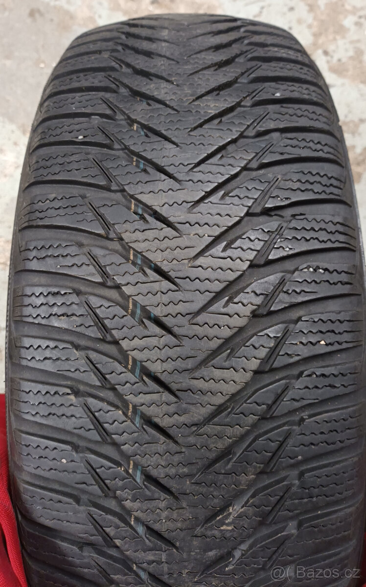 ZIMNÍ PNEU GOOD YEAR Ultragrip 8 205/55 R16 94H