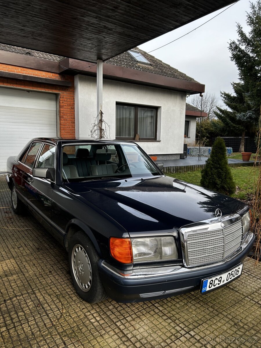 Mercedes-Benz W126 300 SE