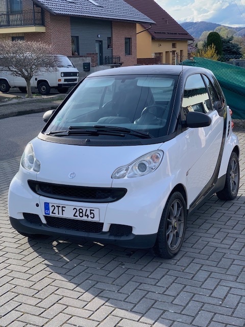 Prodám Smart ForTwo 1.0 MHD Multi Hybrid Drive. r.v.2010