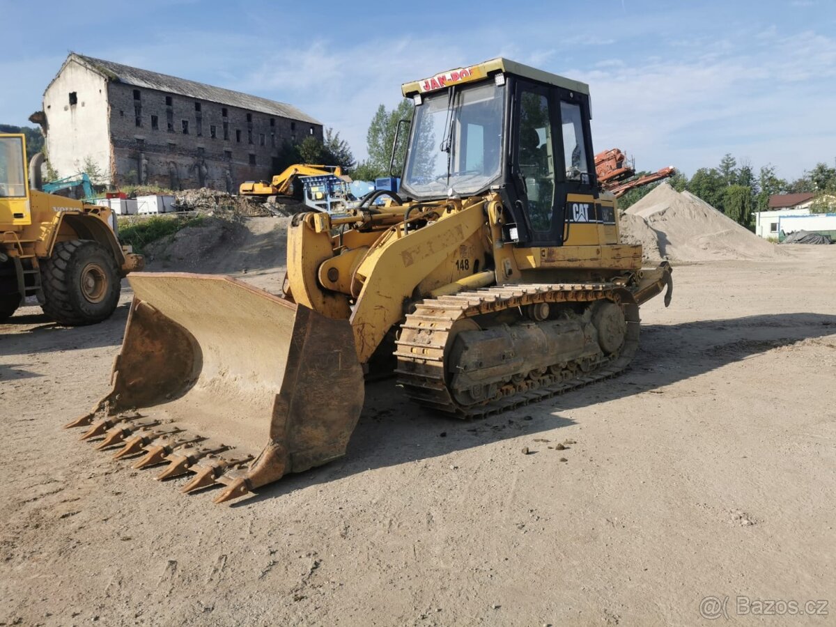 Pasovy nakladac Buldozer Cat Komatsu