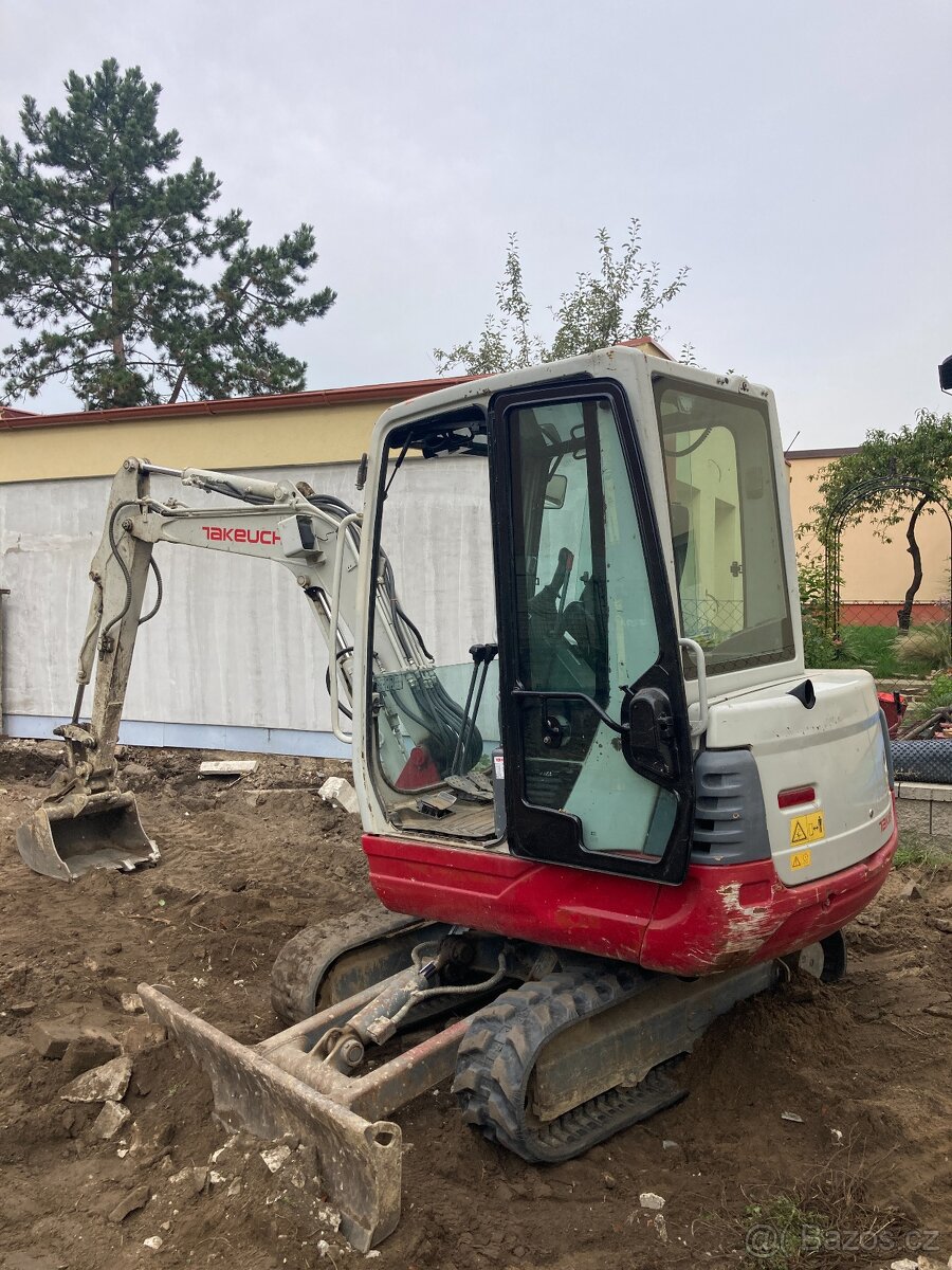 Pronájem minibagr Takeuchi TB 228