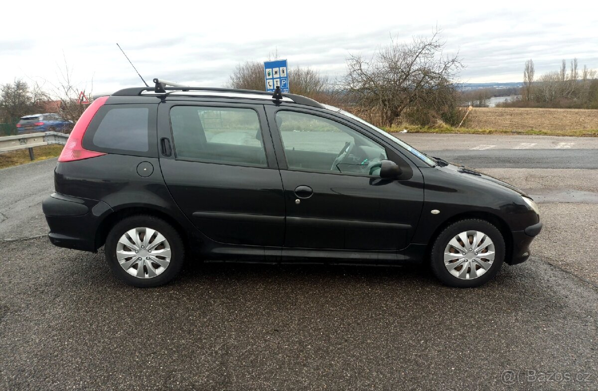 Peugeot 2 1.4i 206SW - najeto 138000km.