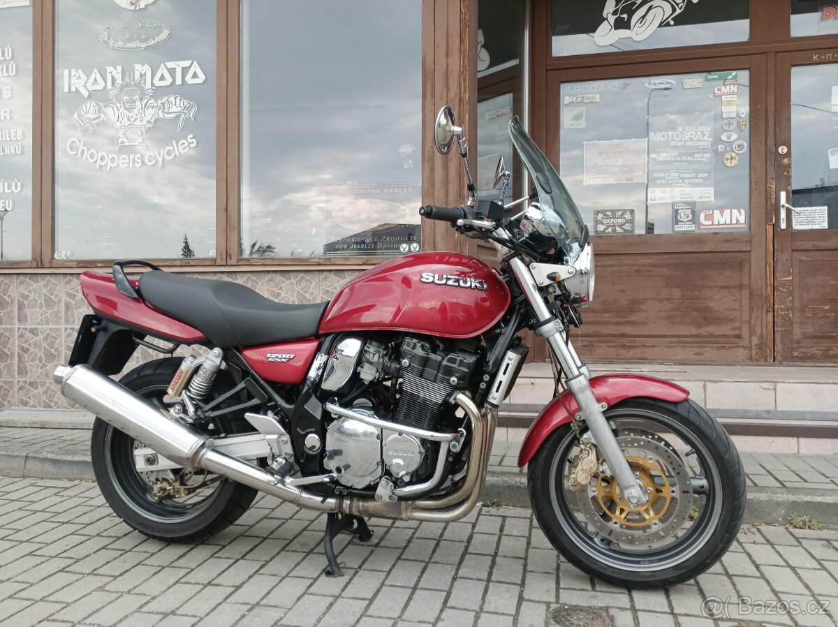 Suzuki GSX 1200 INAZUMA