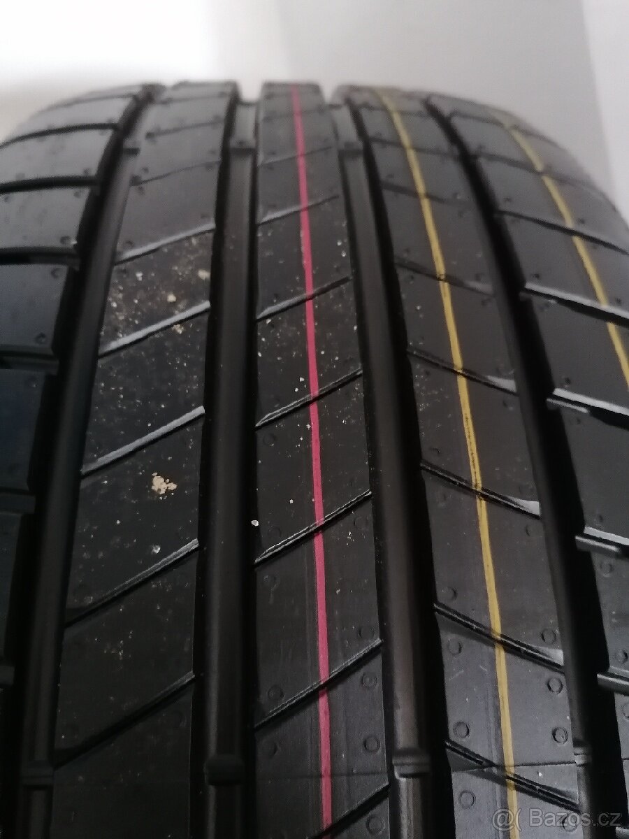 Pneu Bridgestone 225 /45 /18