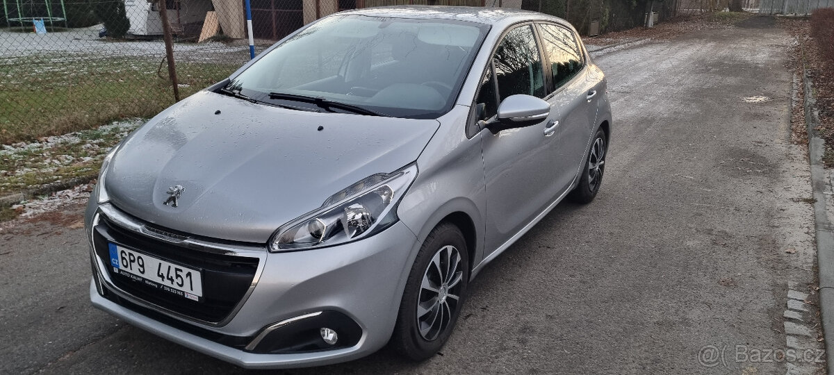 Peugeot 208 1,2i 60Kw PT 31 313km 2017 nové ČR tažné Klima