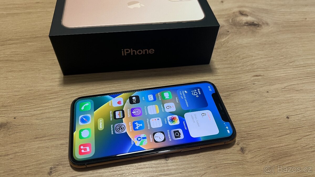 Apple iPhone 12 64GB,příslušenství, 4990Kč