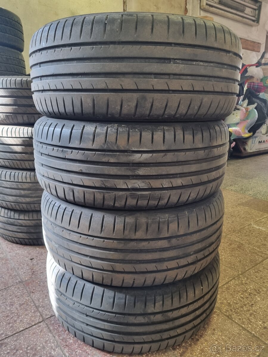 Dunlop Sport Bluresponse 215/55 R16