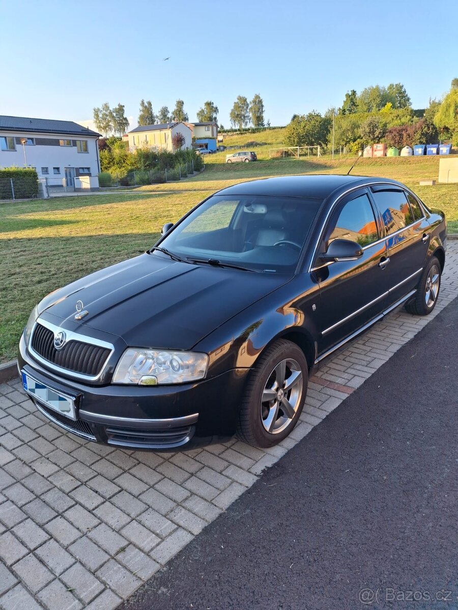 Škoda Superb 2.5 TDI V6 Elegance Tiptronic