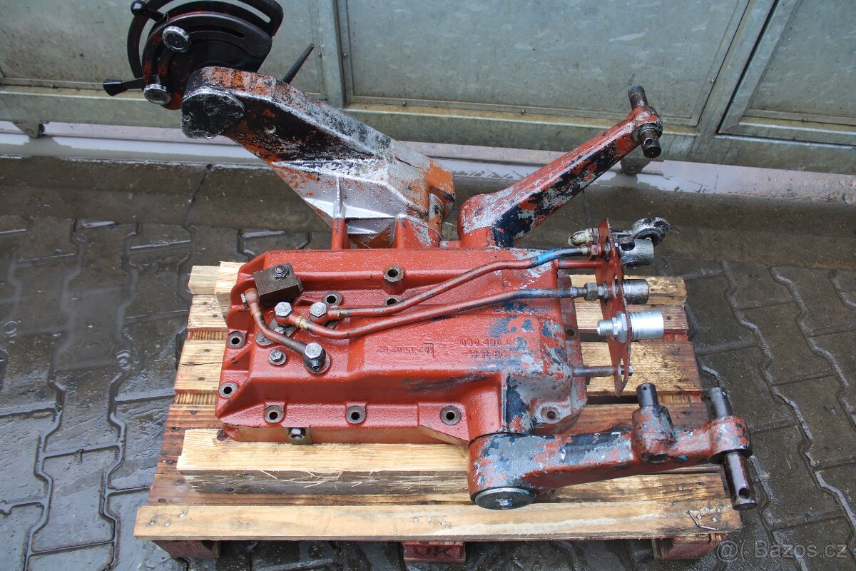 Zetor 8011 8045 12045 16045 víko hydrauliky funkční