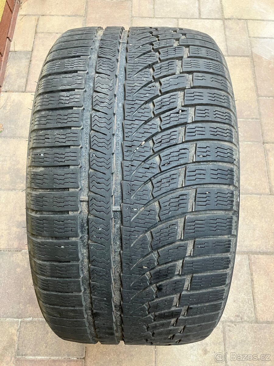 Nokian WR A4 285/30 R19 zimní