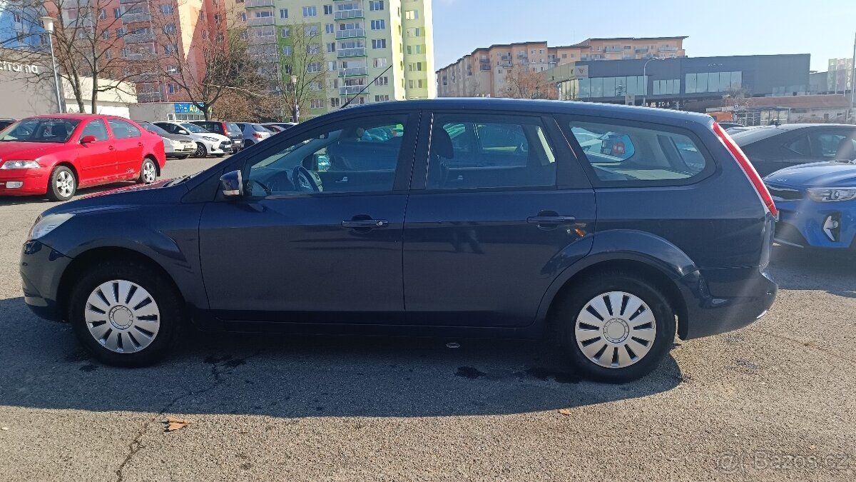 Prodám Ford Focus Combi 1.6 TDCi + příčníky na střechu