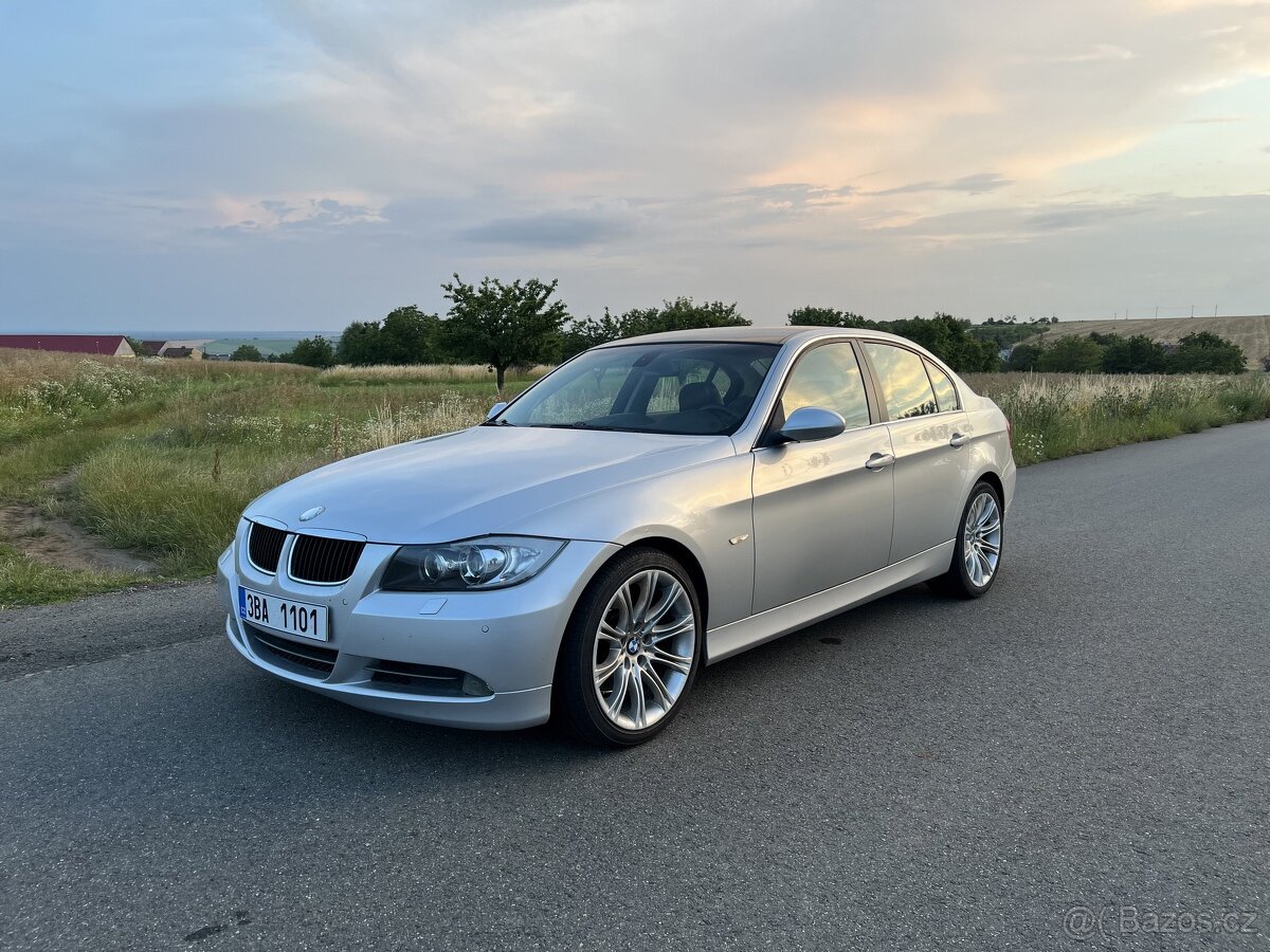 BMW E90 330i