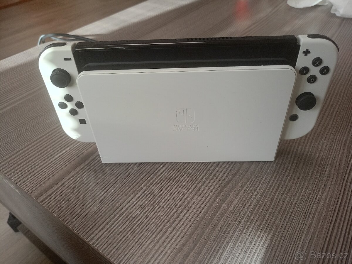 Konzole Nintendo Switch-OLED White