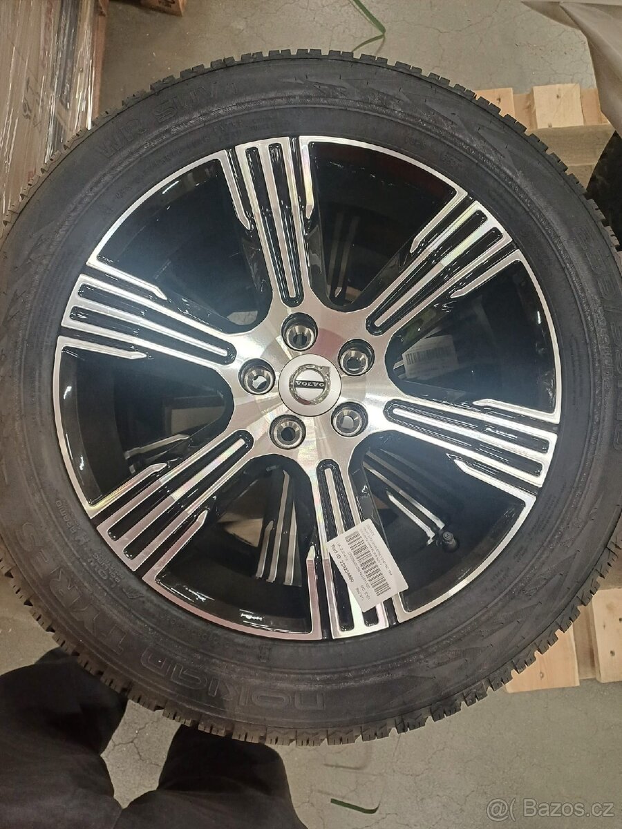 Originální disky Volvo nové + gumy nokian