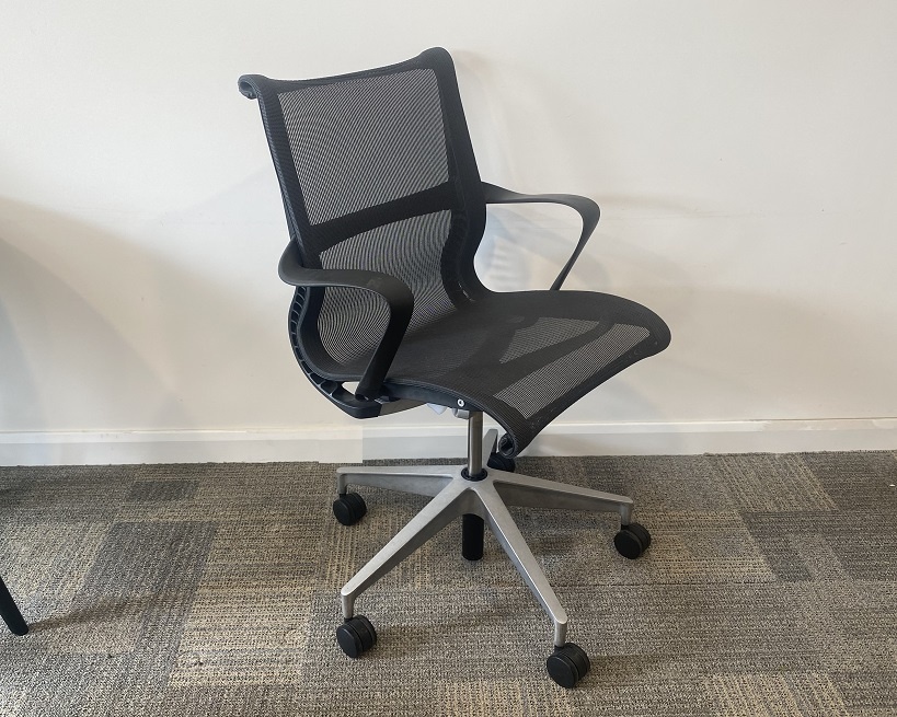 Kancelářská židle Herman Miller Setu ZÁNOVNÍ pc 26000,-