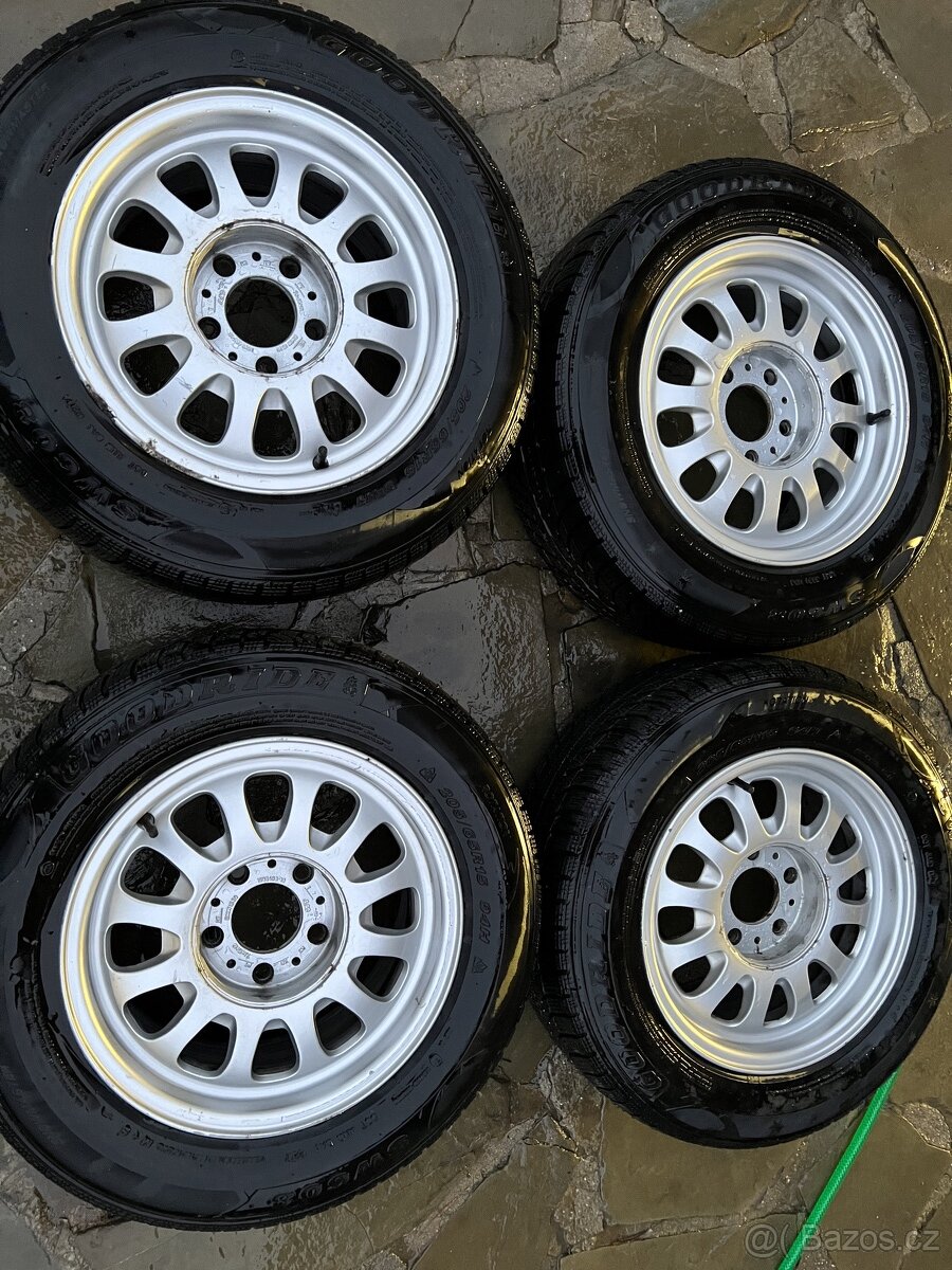 Prodám ALU kola a zimní pneu 205/65 r15 s rezervou