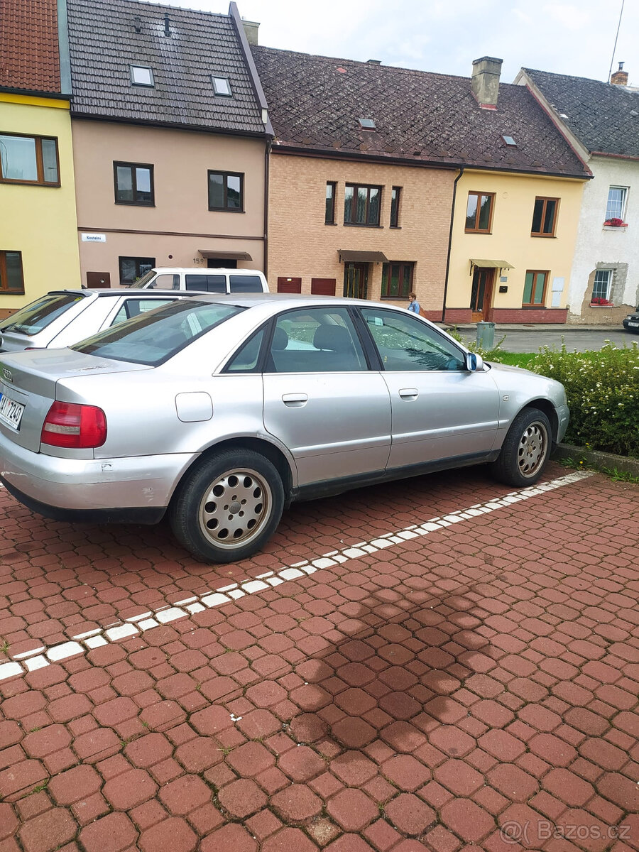 Audi A4 2,5 TDI Quatro 110 kW manuál