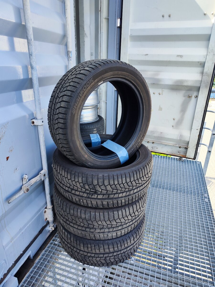 235/50R19 Zimní Hankook