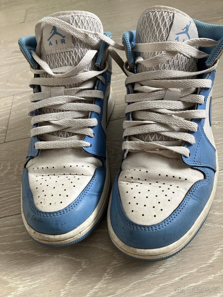 Air Jordan 1 mid university blue/gray