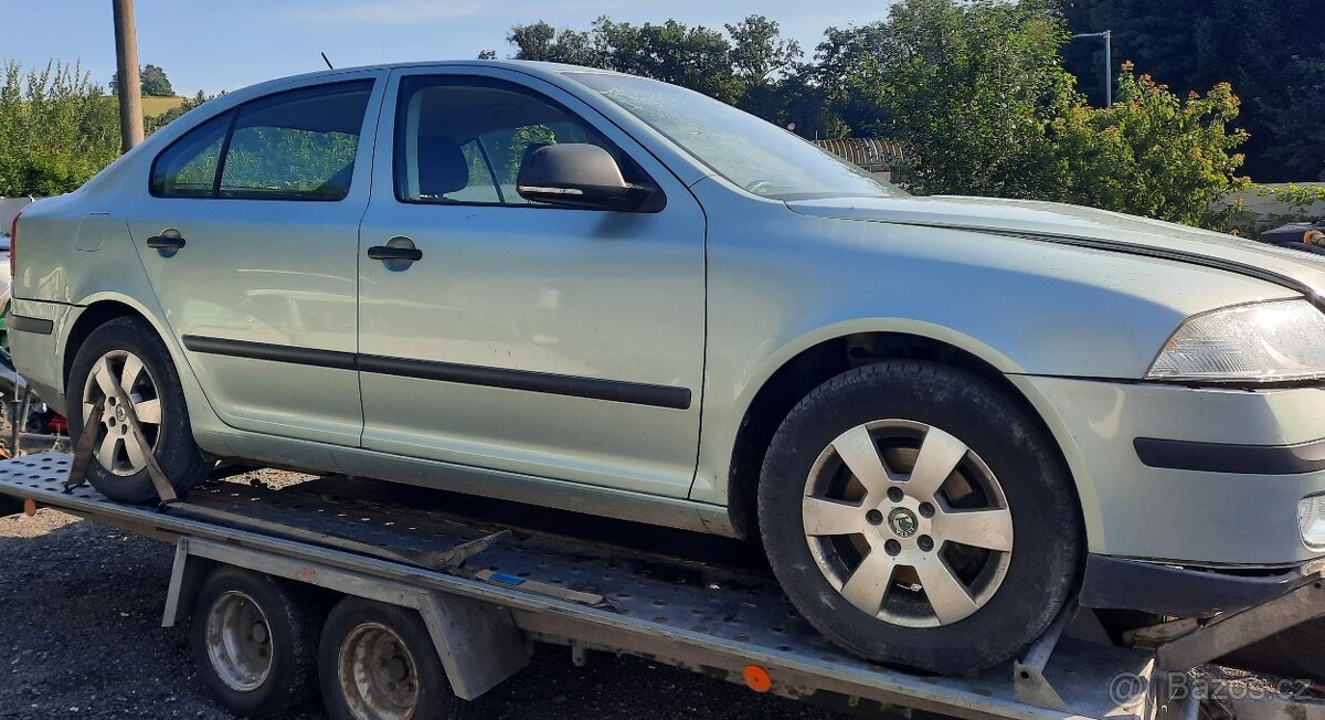 nd ze škoda octavia 2, 1.6.MPI 75kW, barva 9559,bílá,černá