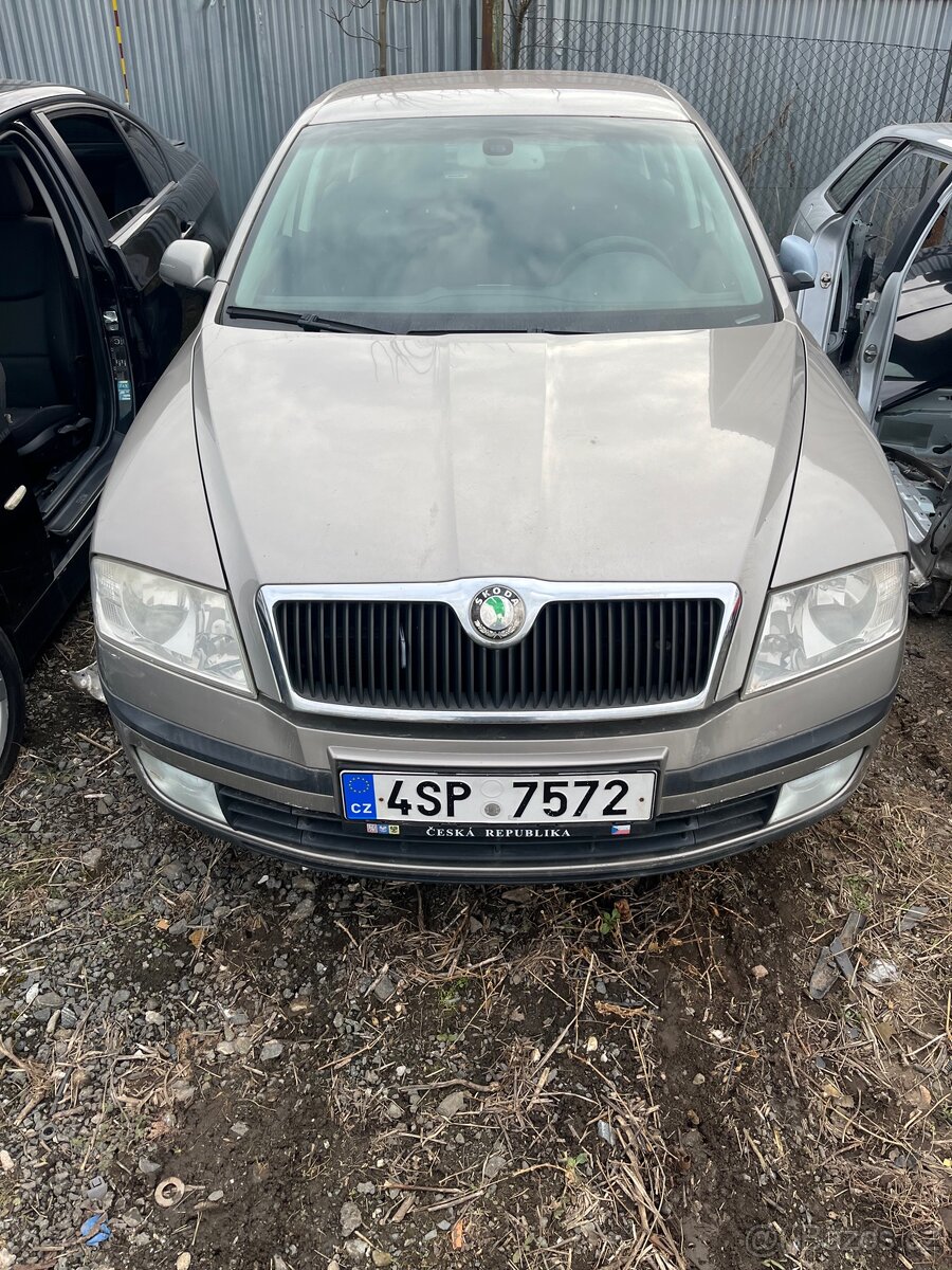 Škoda Octavia 1.6 fsi veškeré náhradní díly.