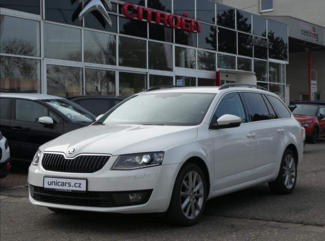 Škoda octavia III elegance webasto xenony DSG