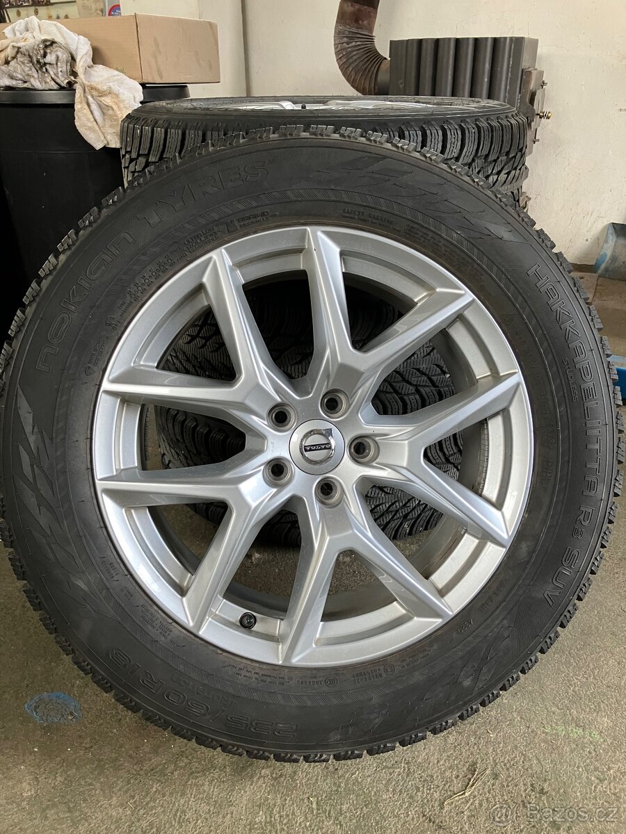 Volvo XC 60 235/60R18 zimní sada kol 16,000 kč