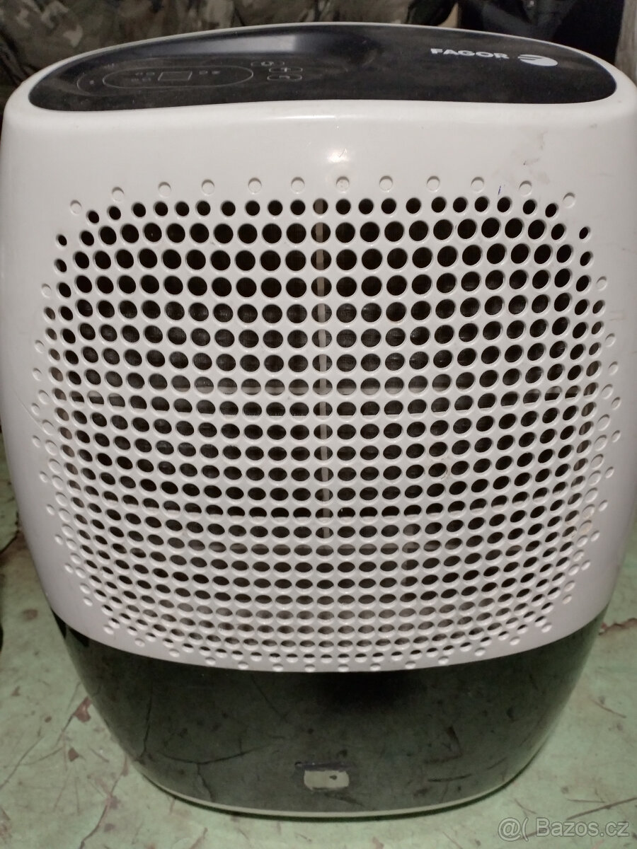 Prodám kompresorový odvlhčovač. Dehumidifier