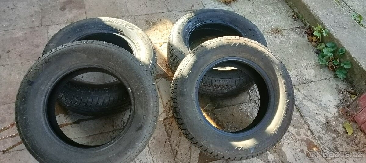 Zimní pneumatiky 215/65 r15