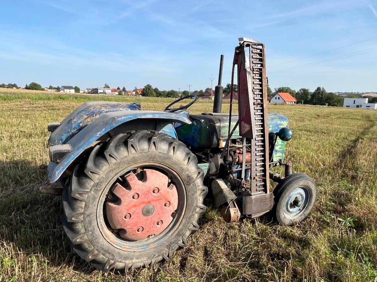 Prodám Zetor 3011 s žací lištou.