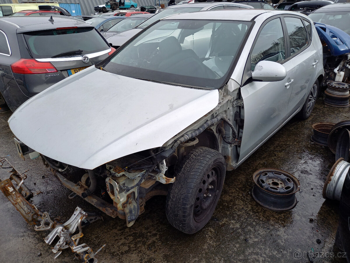 Hyundai I30 1.6 ( D4FB ) 66kW r.2007 stříbrná