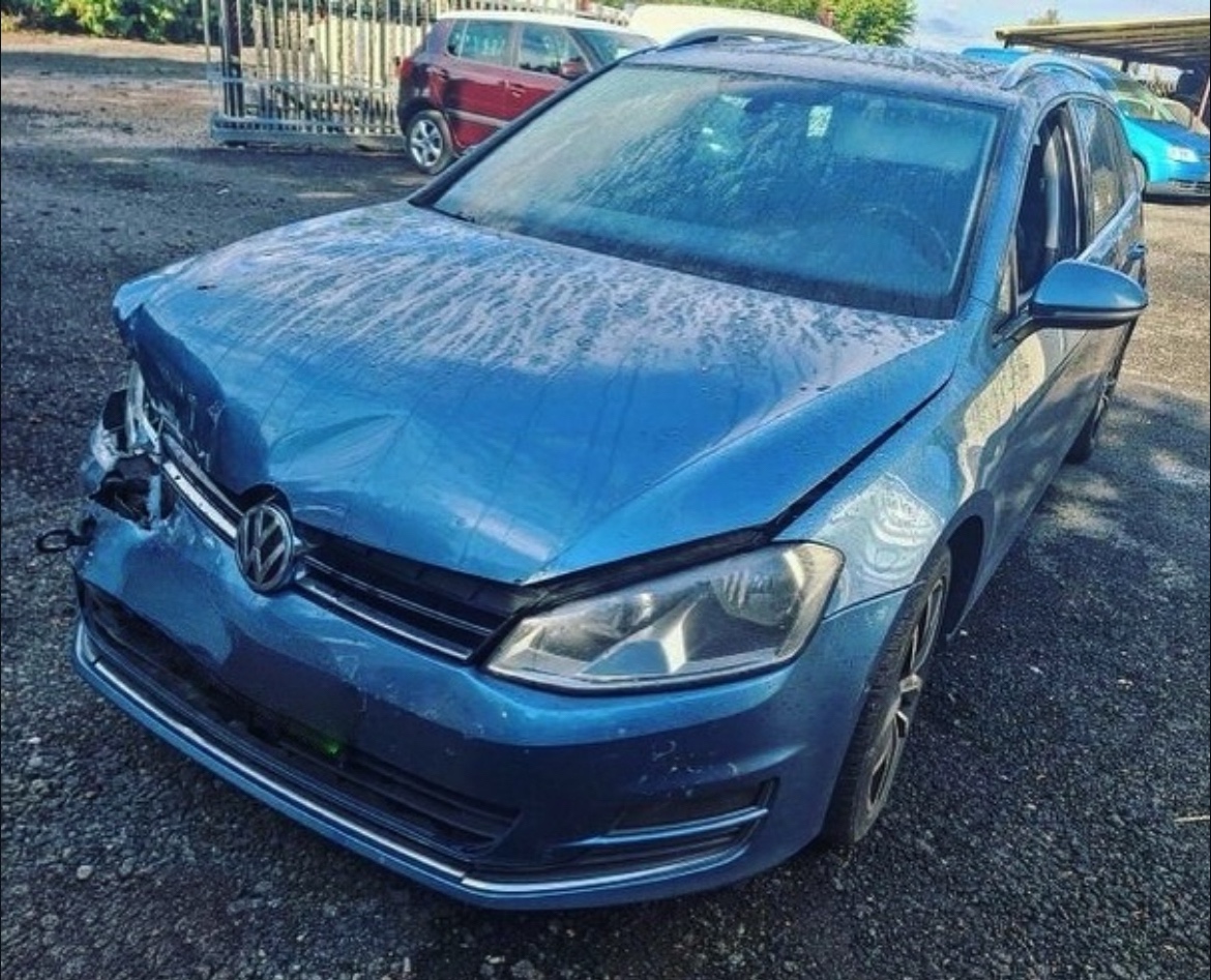 Vůz na náhradní díly VW Golf 7 kombi r.v. 2015 CRBC QSE LA5J